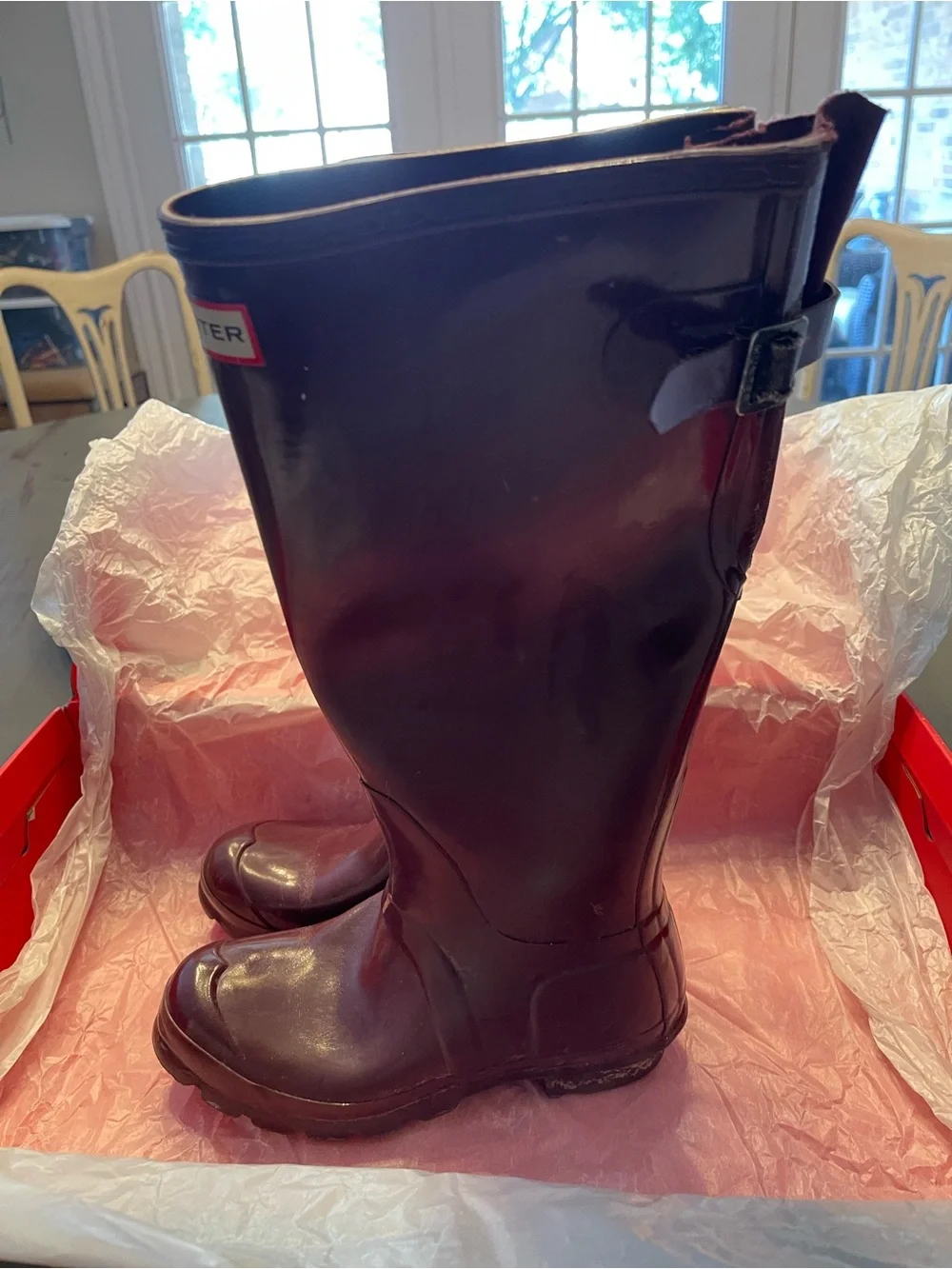 Hunter women’s rain boot burgundy 37 adjustable back -gloss!  Good used conditio